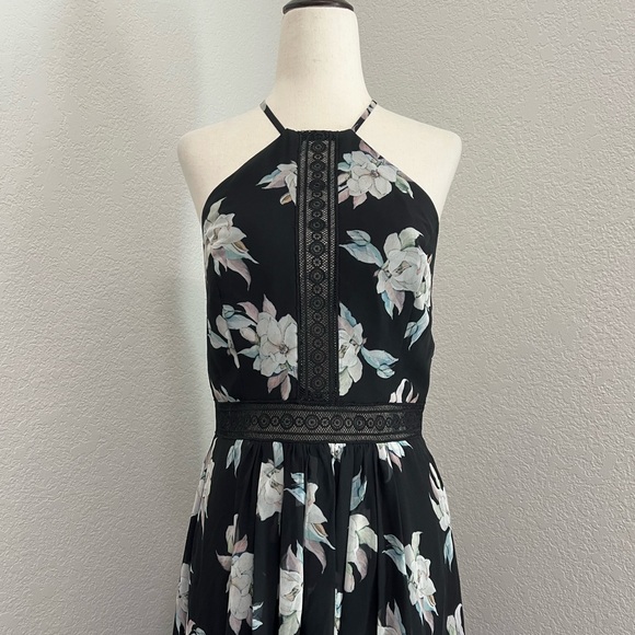 DB STUDIO Printed Chiffon Halter A-Line with Illusion Detail - Picture 3 of 8